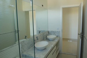 CASA-BANHEIRO-PIA-DUPLA